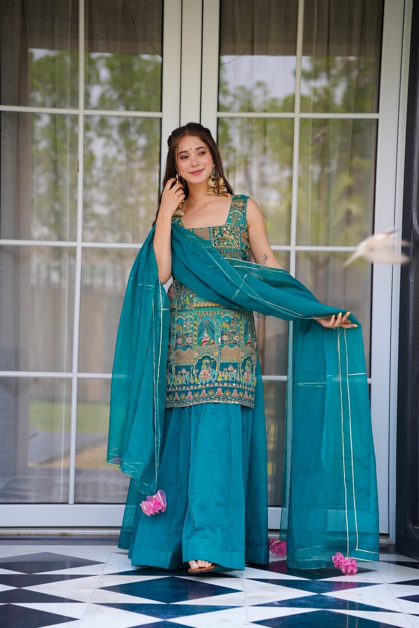 Aavya Embroidered Kurta Set