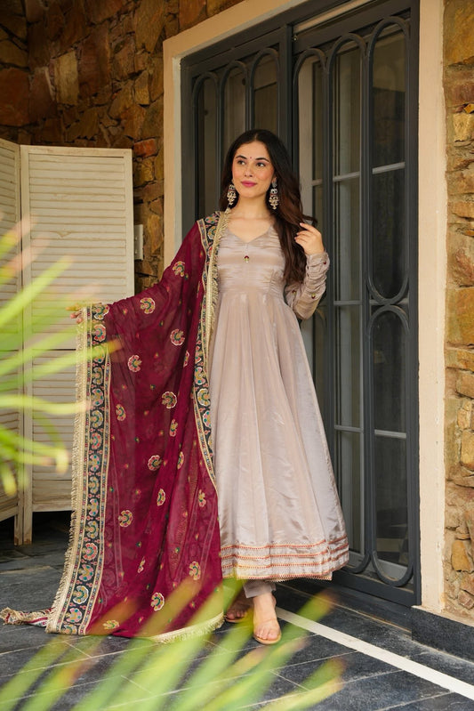 Zarnoor Riwayat Suit Set