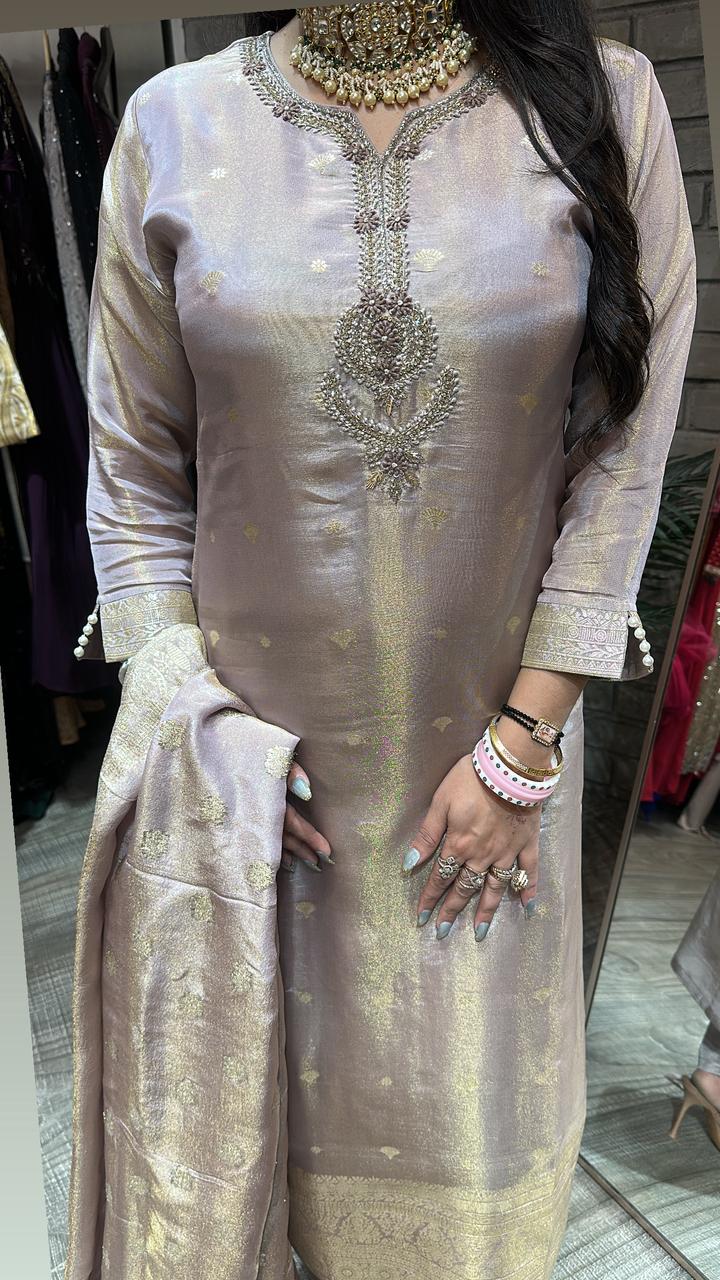 Kundan lavander Heavy Dupatta suit