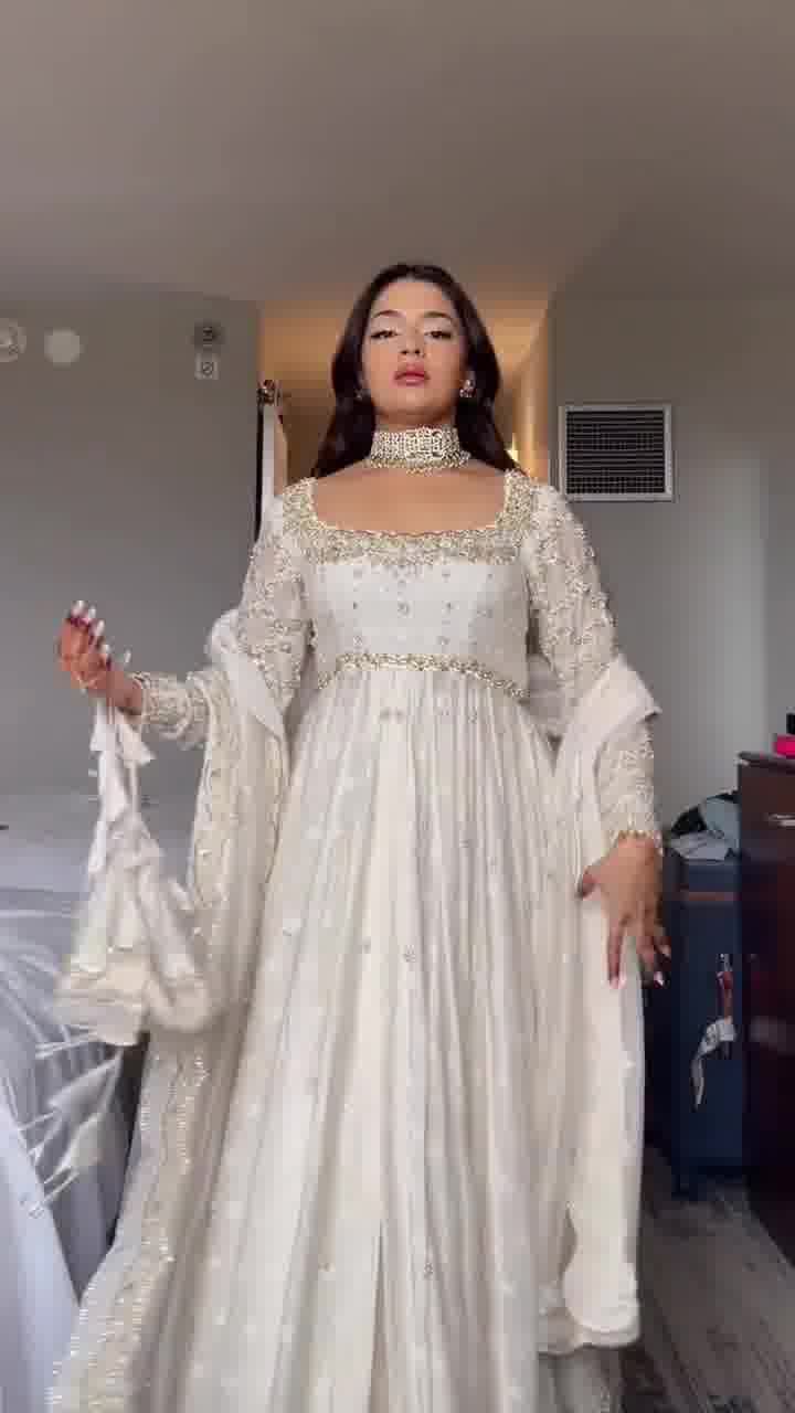 Vintage Aura Floral Anarkali Ensemble