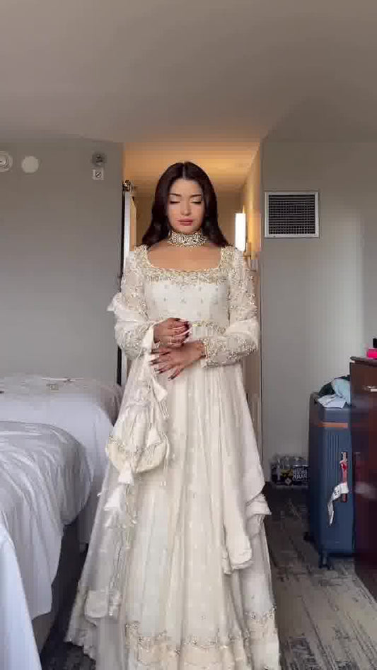 Vintage Aura Floral Anarkali Ensemble