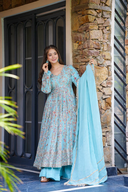 Kaynaat Heavy Suit Set