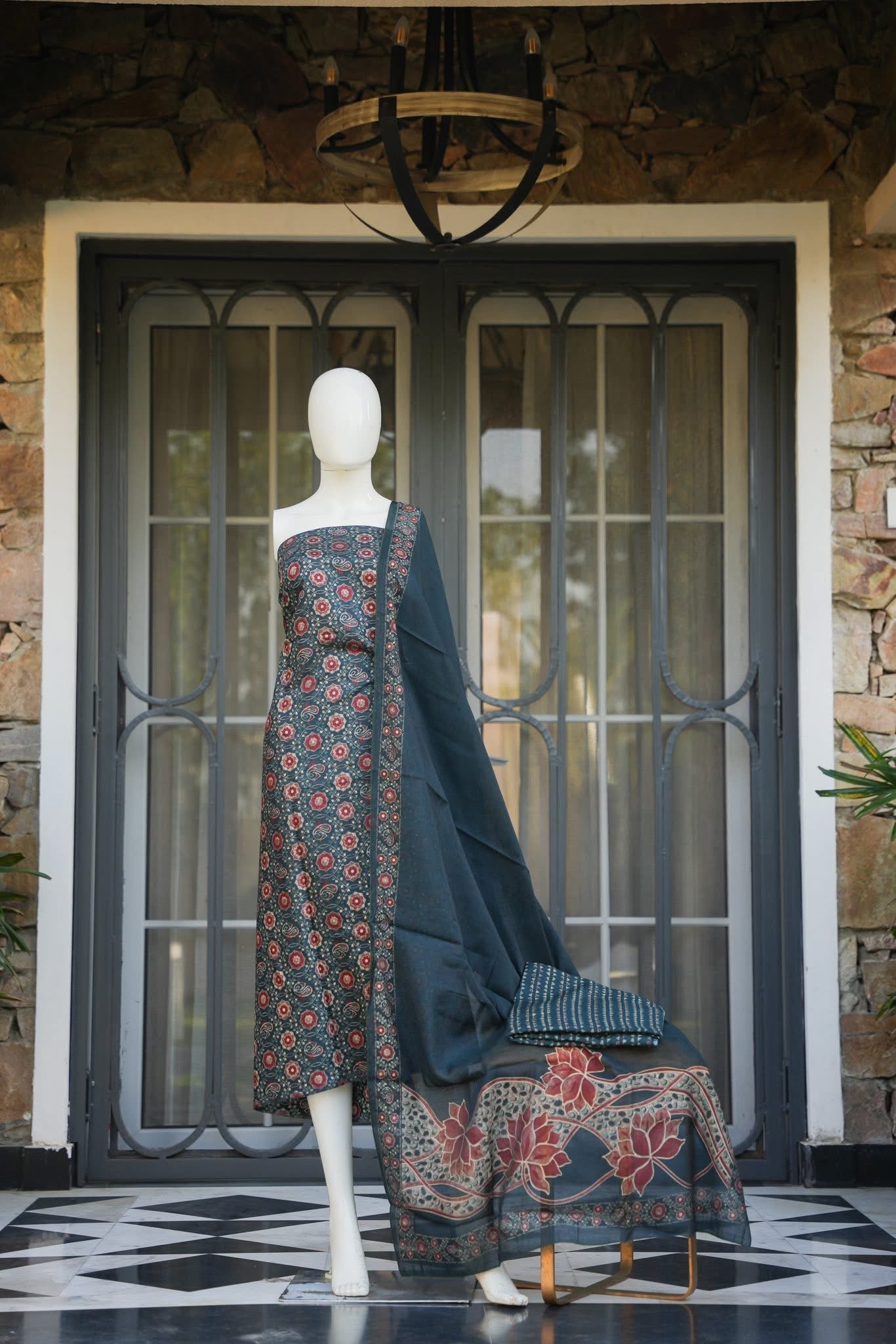 Raavi Unstitched Suit Set