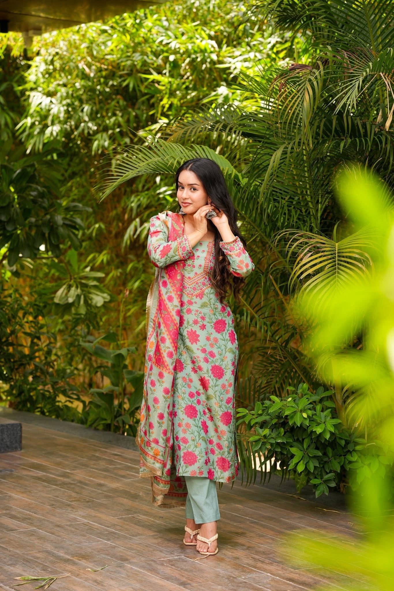 Gul Threads Kurta Set