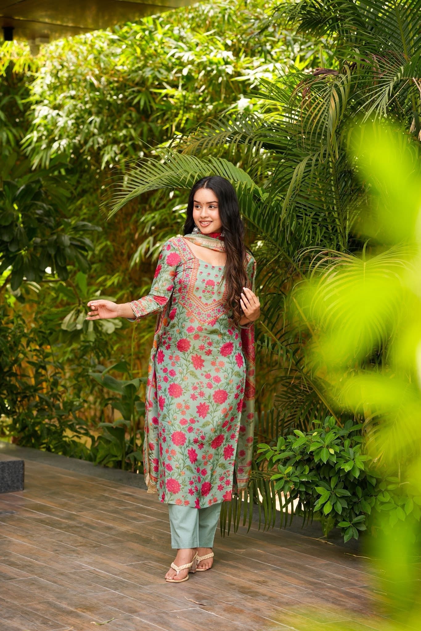 Gul Threads Kurta Set