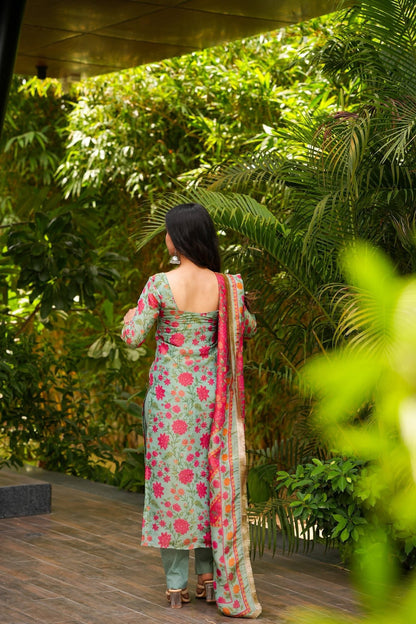 Gul Threads Kurta Set