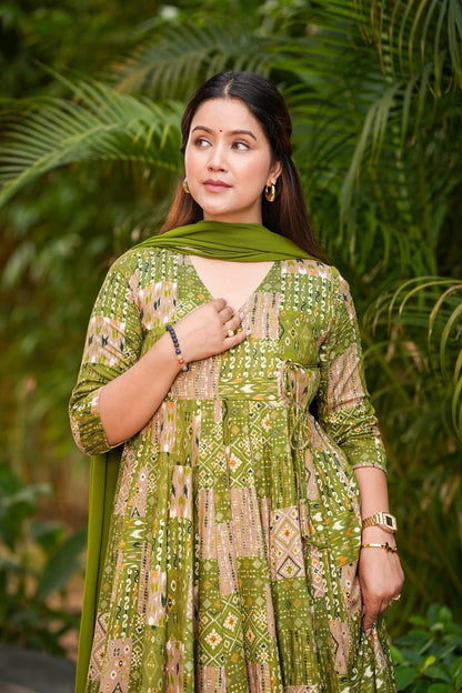 Siya Leaflet Rayon Suit Set