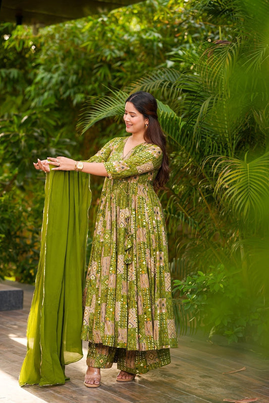 Siya Leaflet Rayon Suit Set