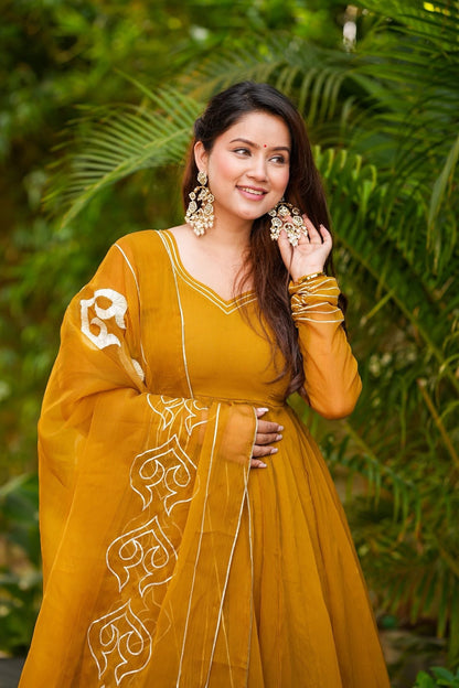 Kiyani Organza Suit Set