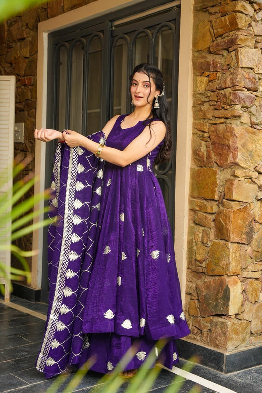 Purvaani Suit Set