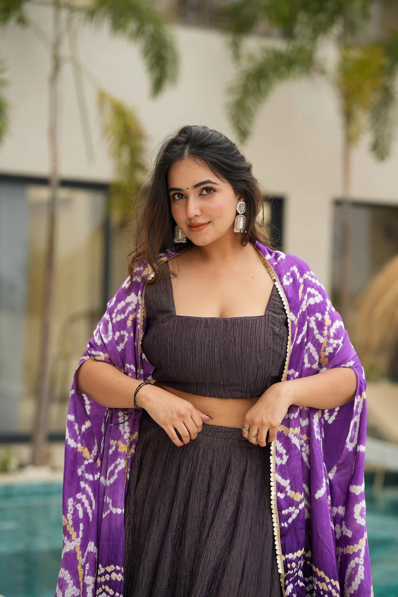 Paarvati purple cosmos set