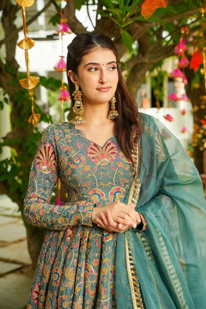 Calista Embroidered Heavy Maxi Set