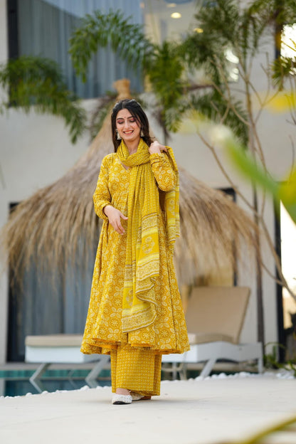 Vastra yellow cotton suit set
