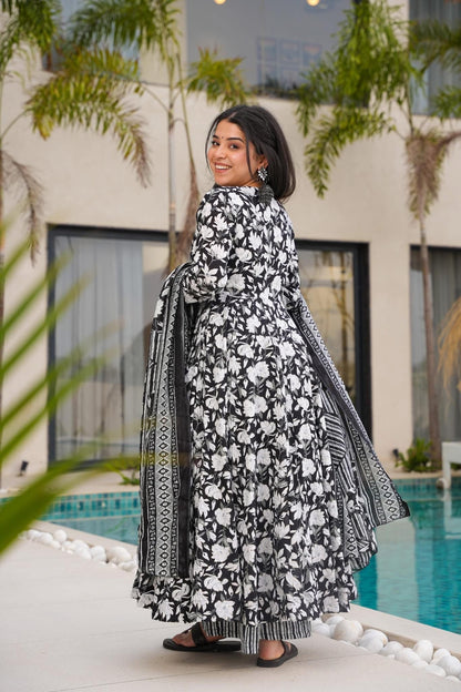 Prisha Black Cotton Suit Set