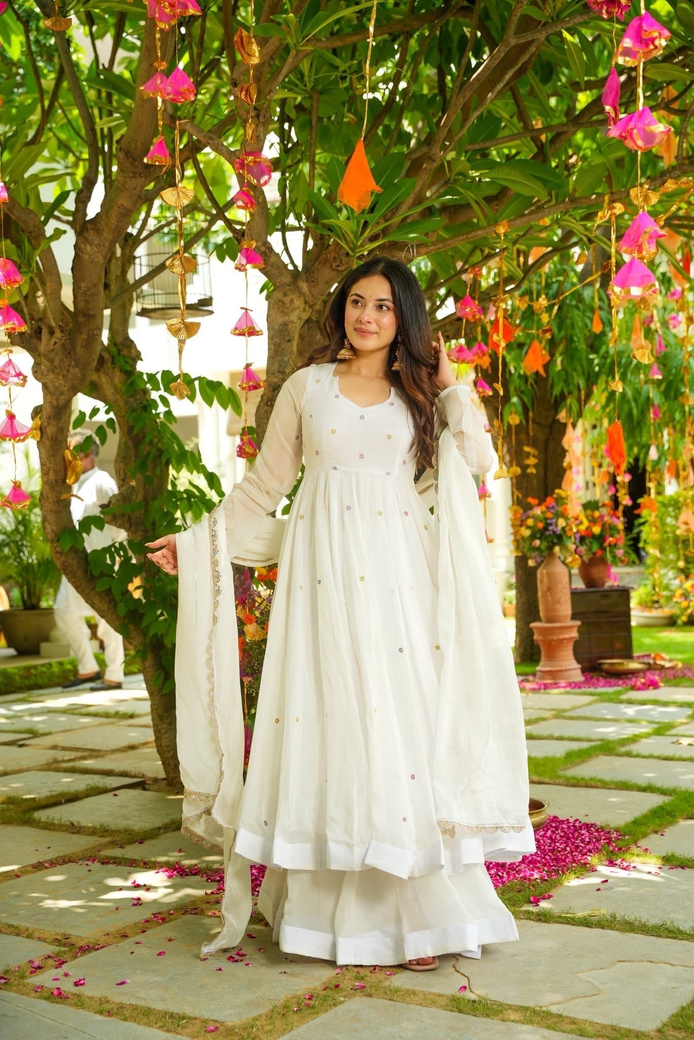 Nivara White Embroidered Organza Anarkali Suit Set