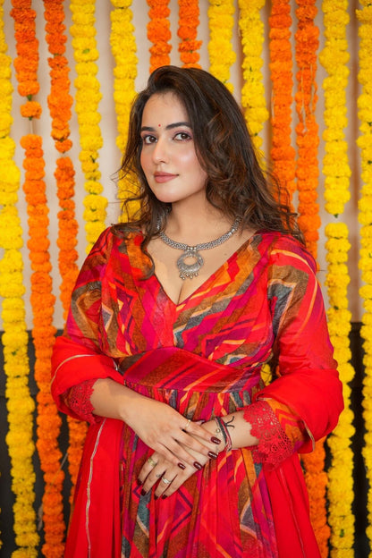 Ravishing red chinon set