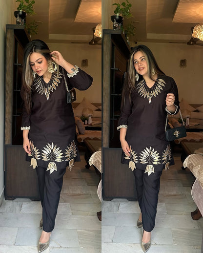 Black & Gold Leaf Embellished Set