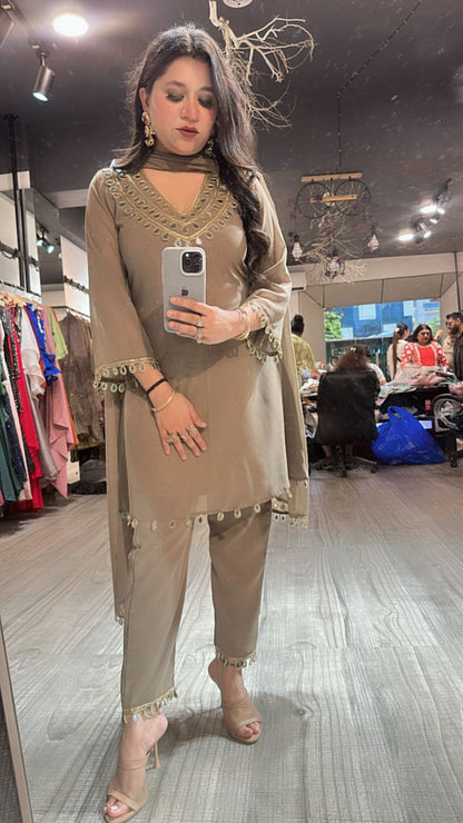 Rakhi Mouse Mirror suit