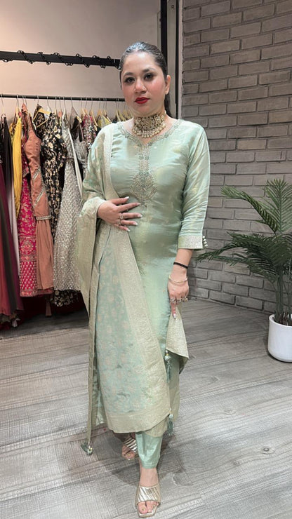 Kundan pista Brocade Dupatta suit