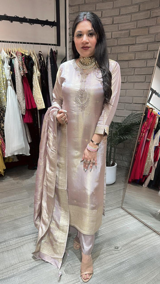 Kundan lavander Heavy Dupatta suit