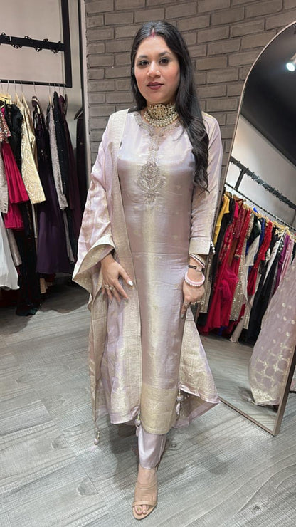 Kundan lavander Heavy Dupatta suit
